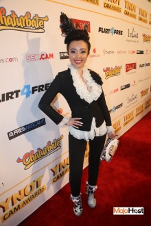 ynotcams2018_redcarpet312 